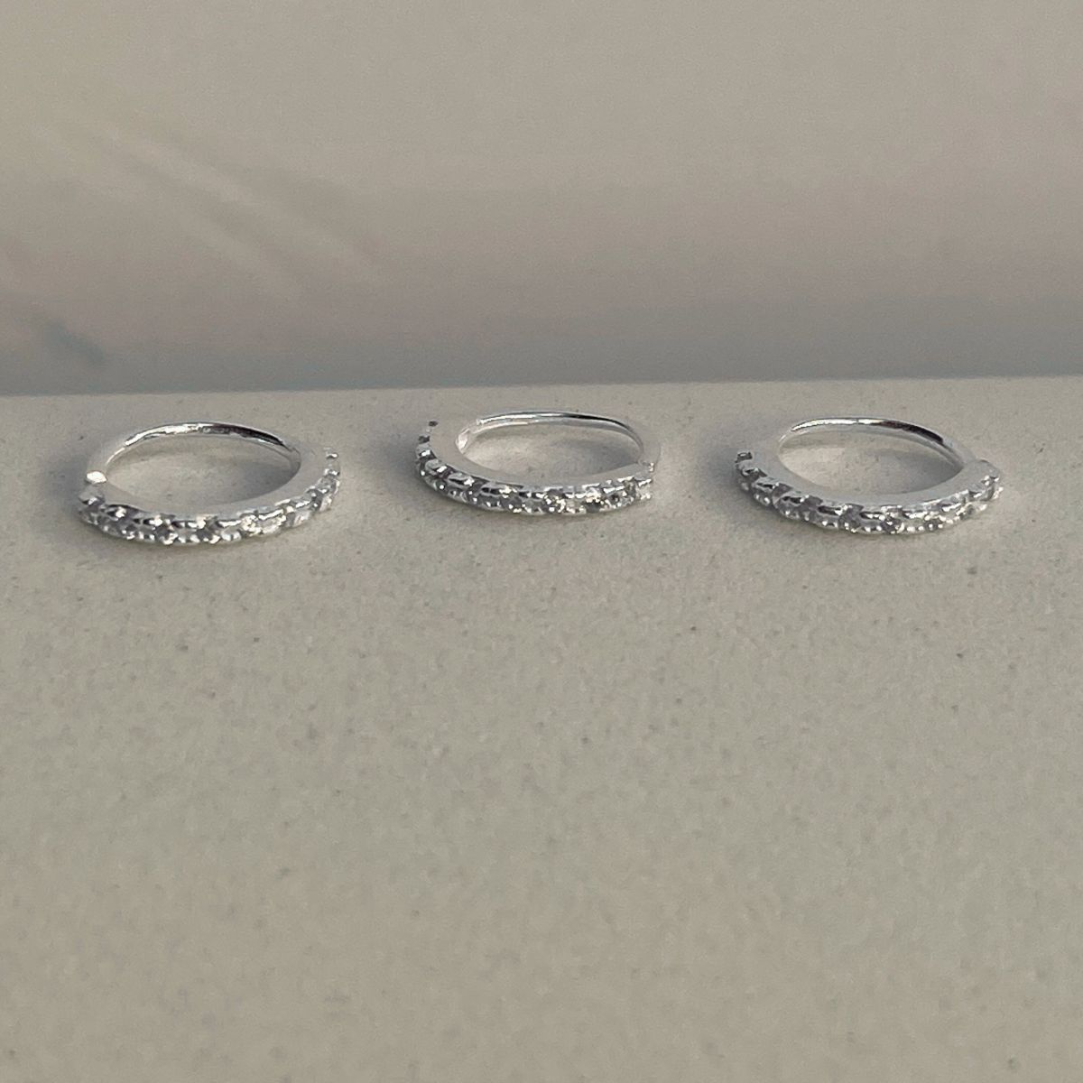 Argola cravejada - Piercing cravejado - piercing com pedrinhas - Image 3