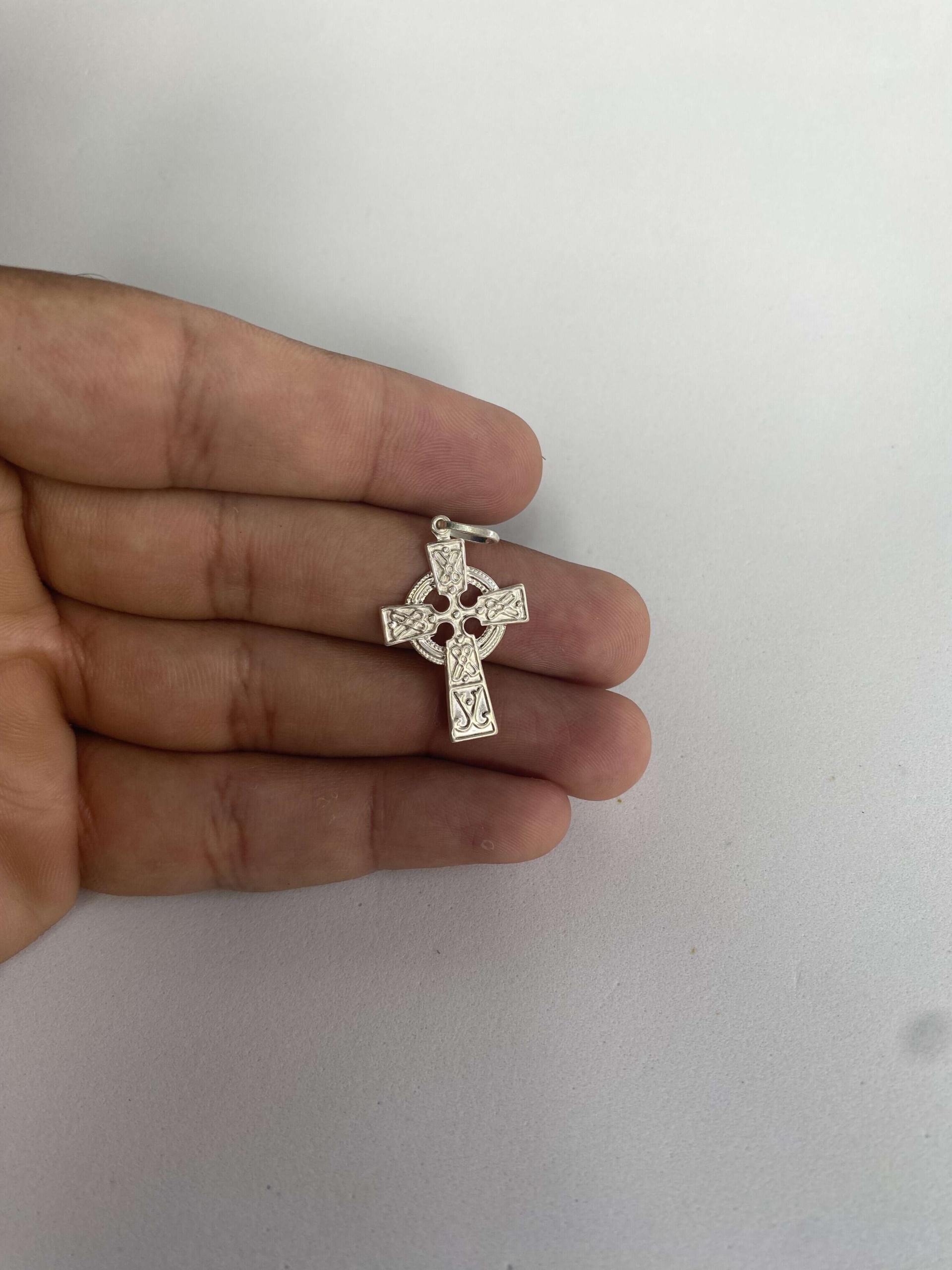 Cruz Chapada em Prata 925 – Fé, Proteção e Elegância - Image 2